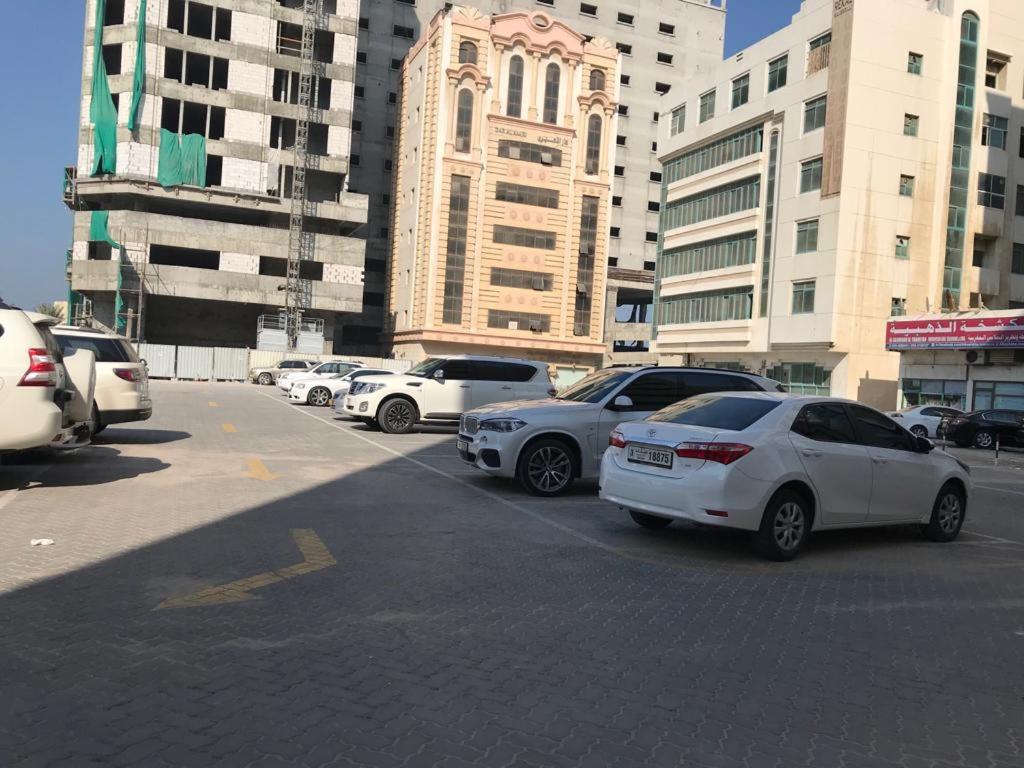Al Majarah Residence ชาร์จาห์ ภายนอก รูปภาพ